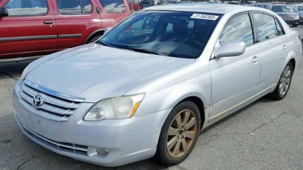 2005 Toyota Avalon 