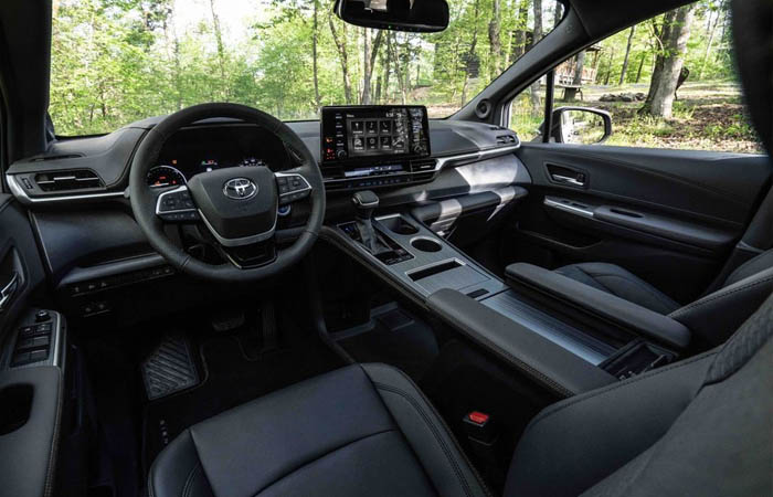 2021 Toyota Sienna interior