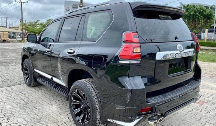 2018 Toyota Land Cruiser Prado Exterior Design