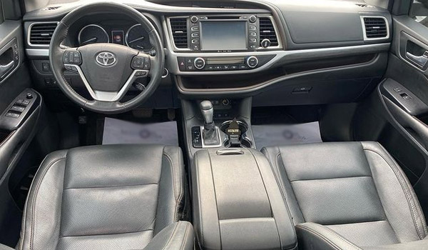 2017 Toyota Highlander Interior