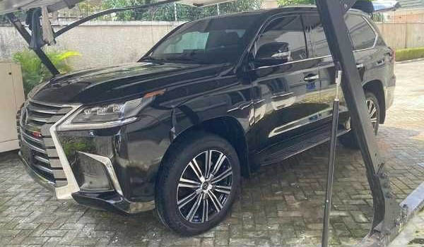 Olusegun Obasanjo Lexus 570