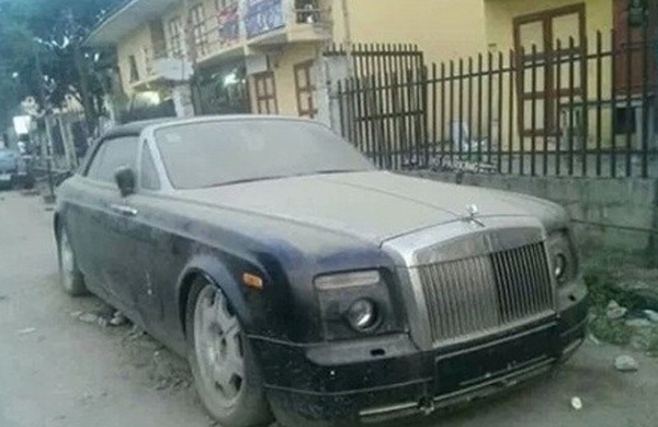 ROLLS-ROYCE PHANTOM DROPHEAD