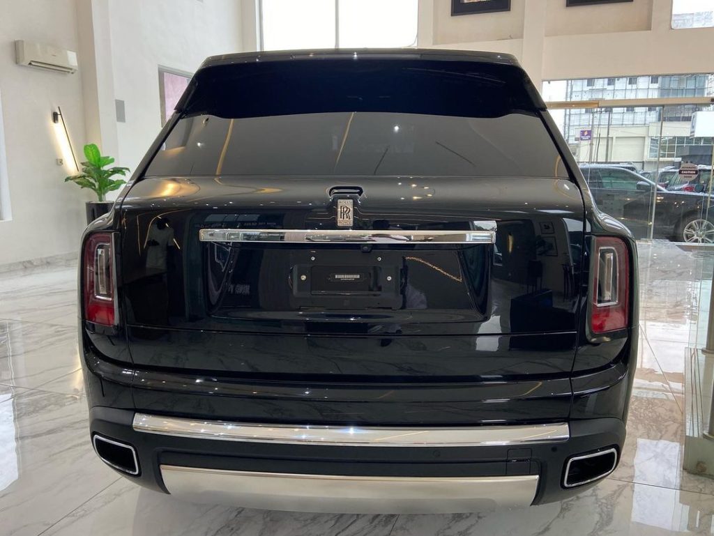 2022 Rolls Royce Cullinan In Diamond Black On Duo Tone Mauve-Black