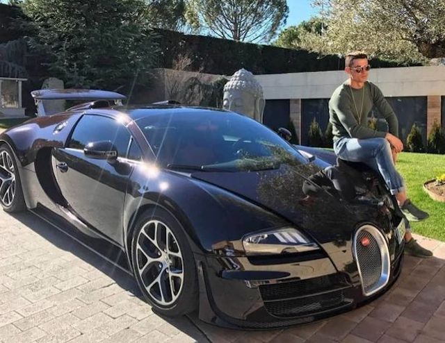 Cristiano Ronaldo and the Bugatti Veyron before the crash