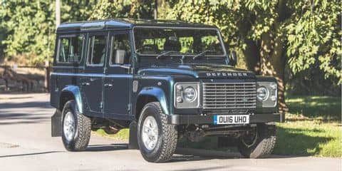 Land Rover Defender 