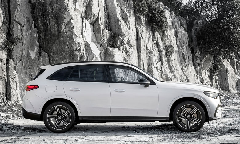 2023 Mercedes Benz GLC 300 side view