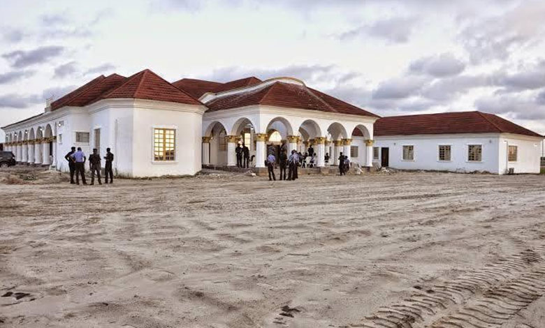 Oba Obateru Akinruntan Palace