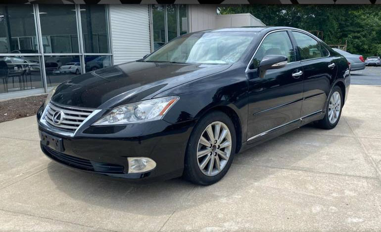 2011 Lexus ES 350  - Executive Looks