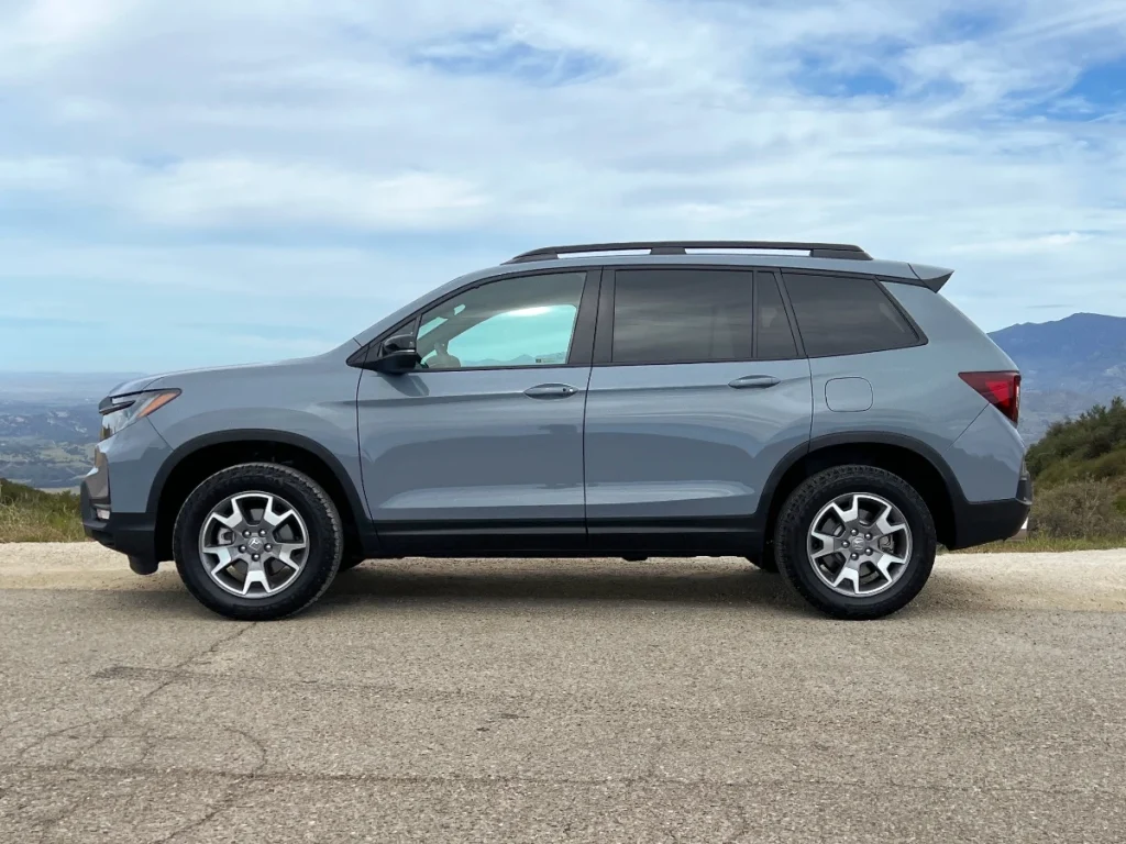 Side view of the 2022 Honda Passport