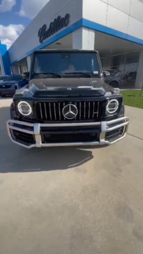 Davido purchases G-Wagon for his Chioma