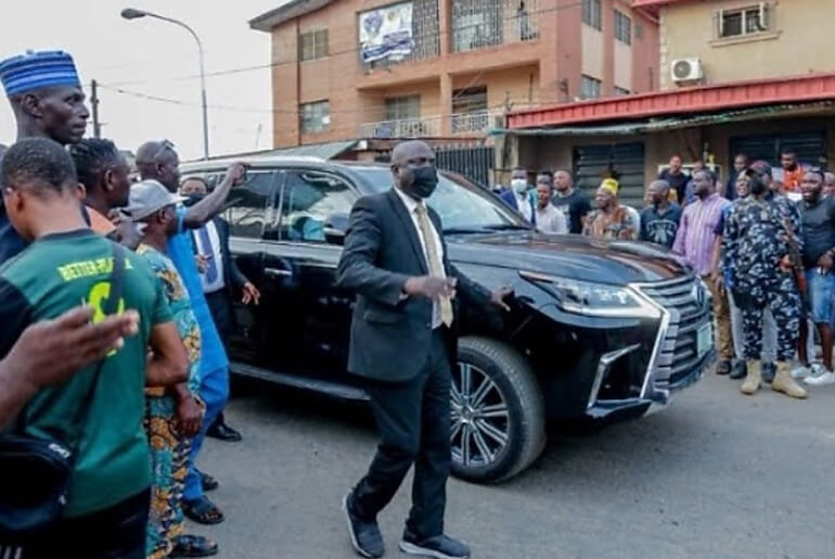 tinubu Lexus LX 570