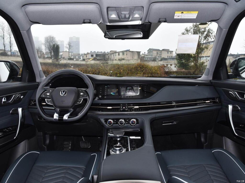 2023 Changan CS95 interior