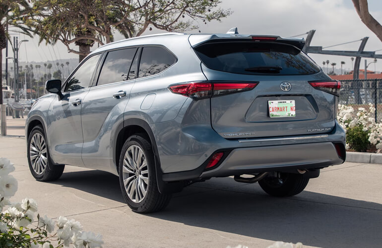 2022 Toyota Highlander Platinum backview