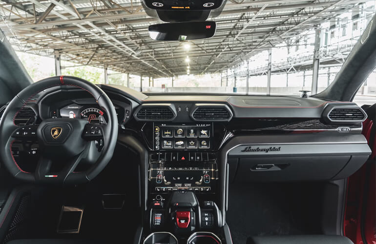 2023 Lamborghini Urus Interior