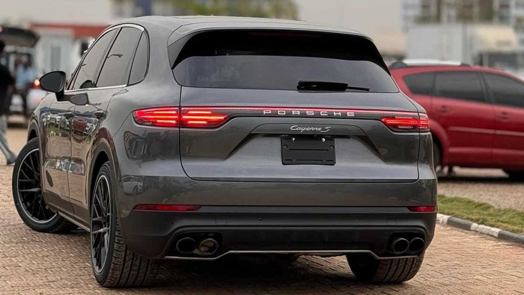 2022 Porsche Cayenne S