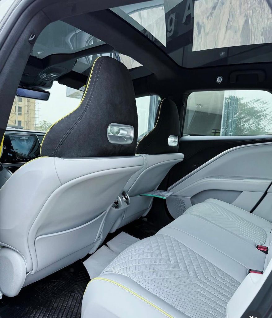 2023 Huawei Avatr 11 Ev back seat