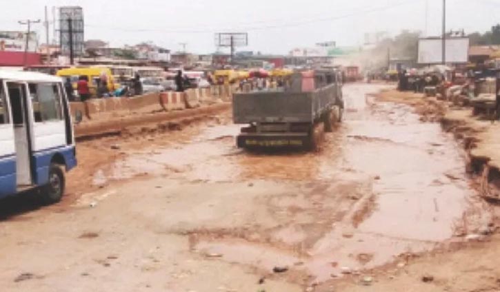 Motorists and commuters lament over the deplorable state of the Lagos-Abeokuta Expressway