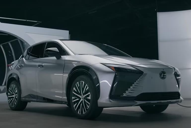 Lexus RZ 450e