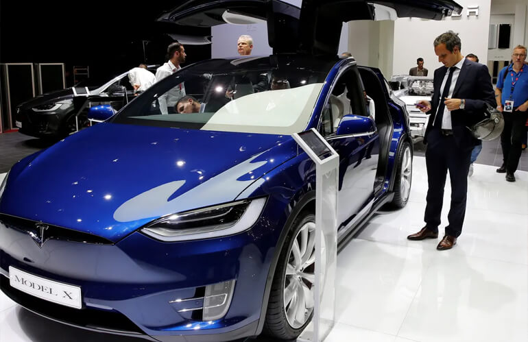 Self-Driving Tesla Cars Will Arrive This Year, Tesla CEO Elon Musk Says