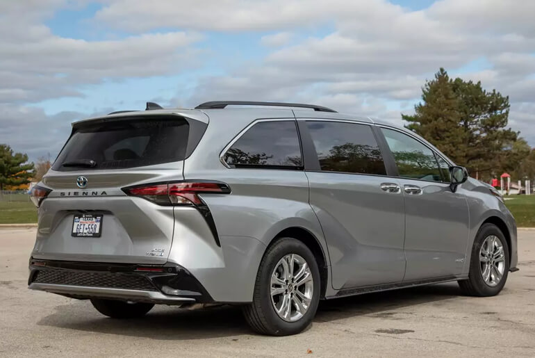 back of 2021 Toyota Sienna