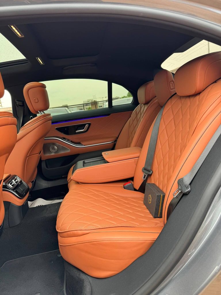 2024 Mercedes-Benz S580 back seat