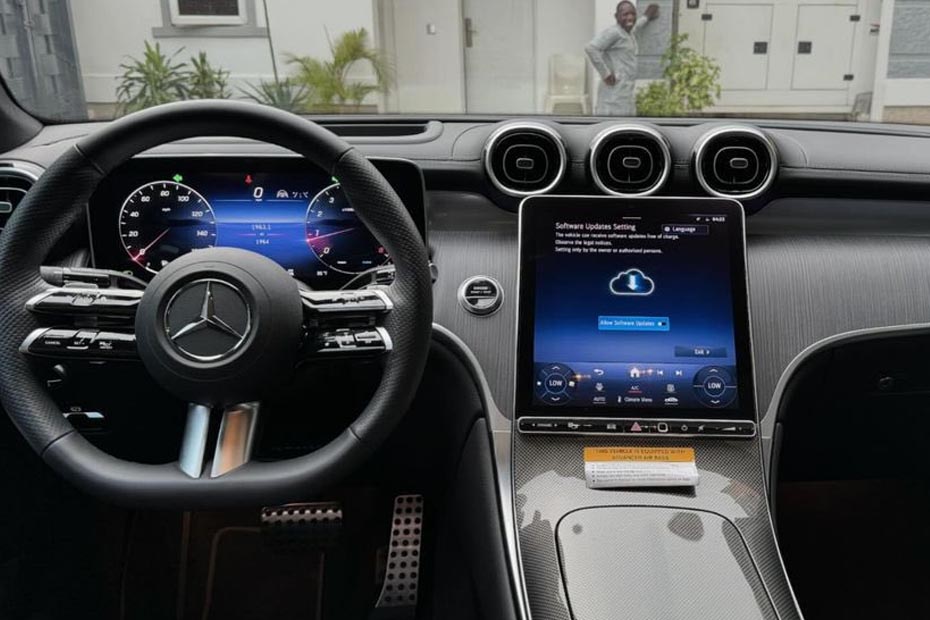  2024 MERCEDES BENZ GLC300 interior